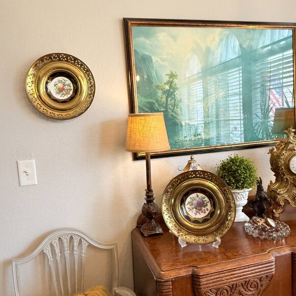 Vintage pair of Regency Bone China/Brass wall plates made in England - Picture 7 of 15